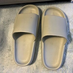 NEW Comfy lightweight sandals